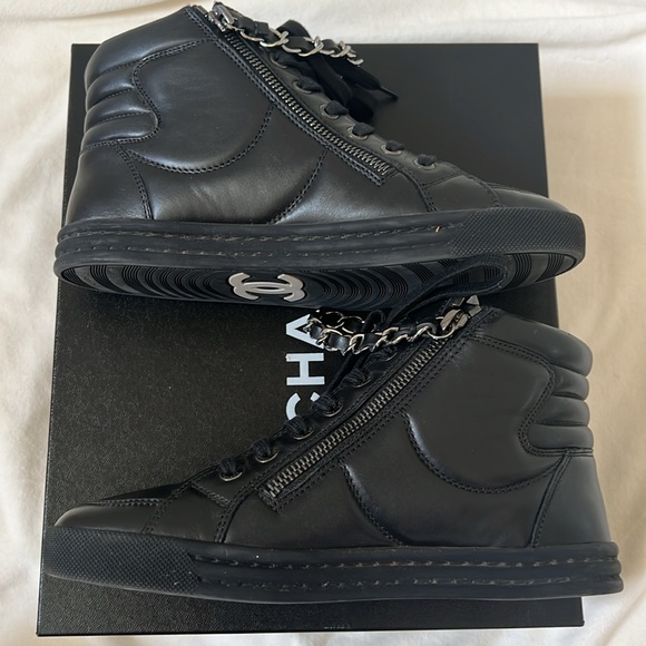 Chanel lambskin zipped chain sneakers! - Picture 8 of 11